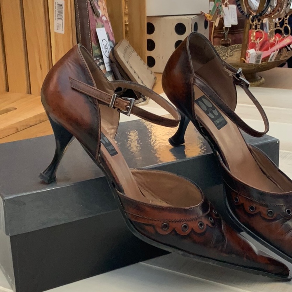 Heels - Picture 3 of 3